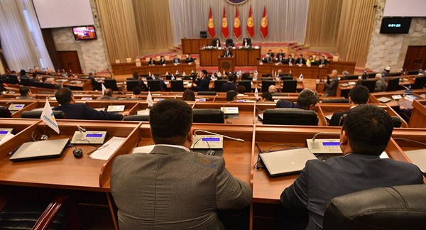 Депутаты ЖК могут летать со скидкой у 3 авиакомпаний по внутренним направлениям, - Управделами ЖК &mdash; Tazabek