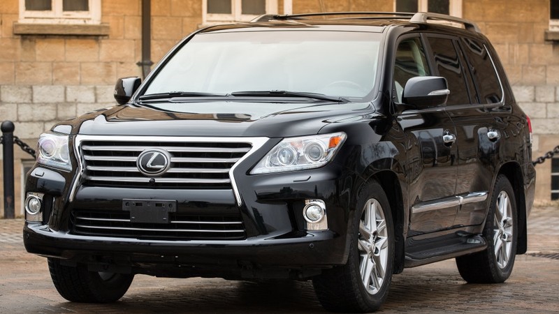 Финпол выявил коррупционную схему при ввозе Lexus LX 570 с участием сотрудников департамента ГРС, ущерб составил $20,4 тыс. &mdash; Tazabek