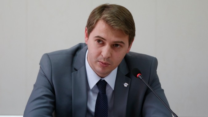 Торговые центры и кафе без контрольно-кассовых машин платят 3,5% от выручки, с ККМ &mdash; 14% от выручки, - министр экономики А.Новиков &mdash; Tazabek