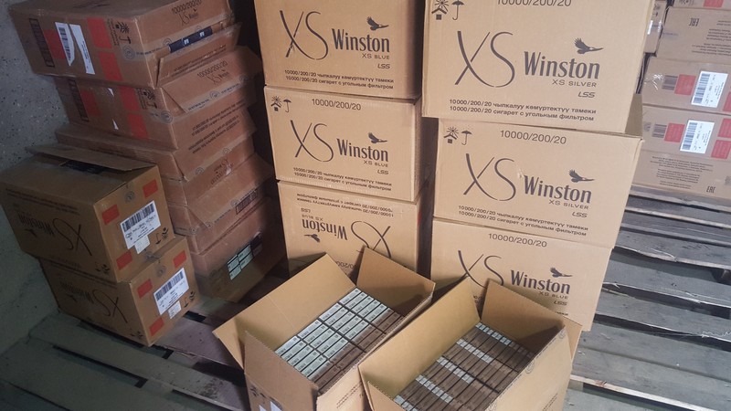 Видео &mdash; ГСБЭП изъяла табачную продукцию с акцизными марками Таджикистана &mdash; Tazabek