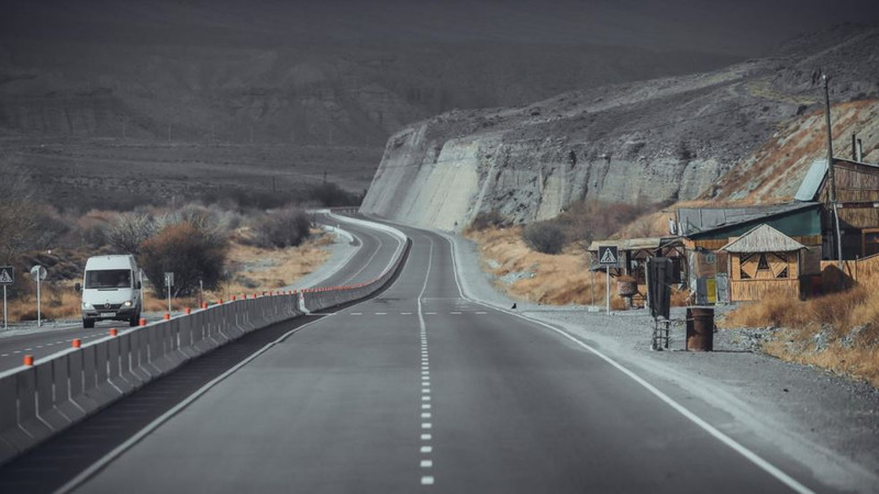 Минтранс разрабатывает пилотные проекты по платным дорогам, в том числе по перевалу Кувакы &mdash; Tazabek
