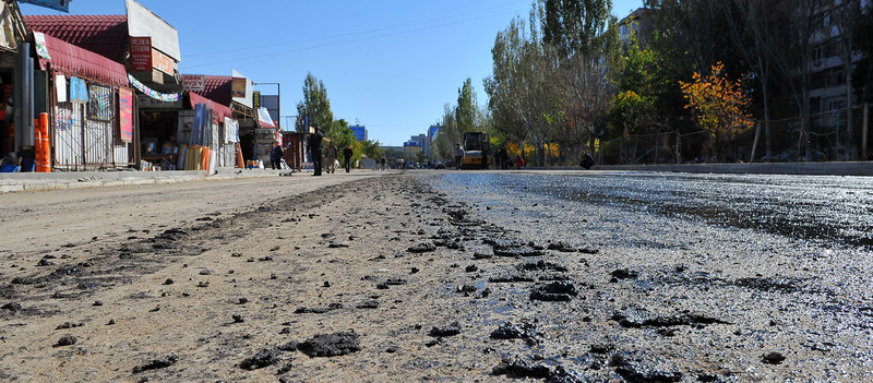 На 6,5-7,5 км автодороги Ош&ndash;Араван&ndash;Чекабад выполнена укладка асфальта &mdash; Tazabek