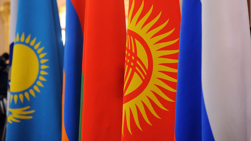 Минэкономики предлагает применять механизм минимального уровня контрольных цен как в отношении импорта товаров из ЕАЭС, так и произведенных товаров в КР &mdash; Tazabek