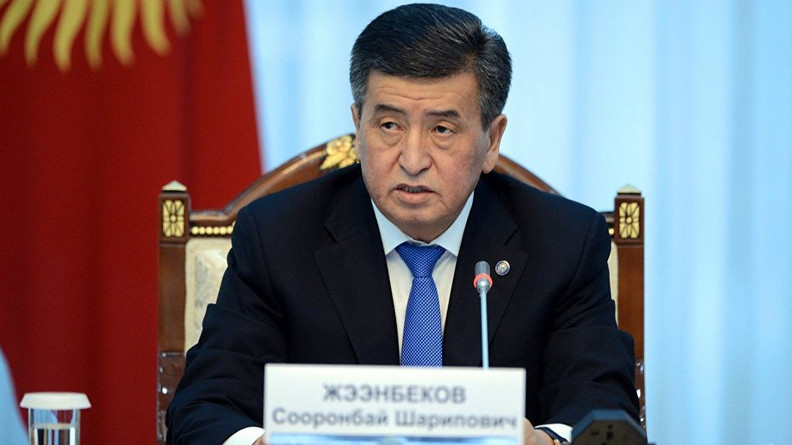 Чтобы говорить о политике, нужно поднимать экономику и искоренить коррупцию, - президент С.Жээнбеков &mdash; Tazabek