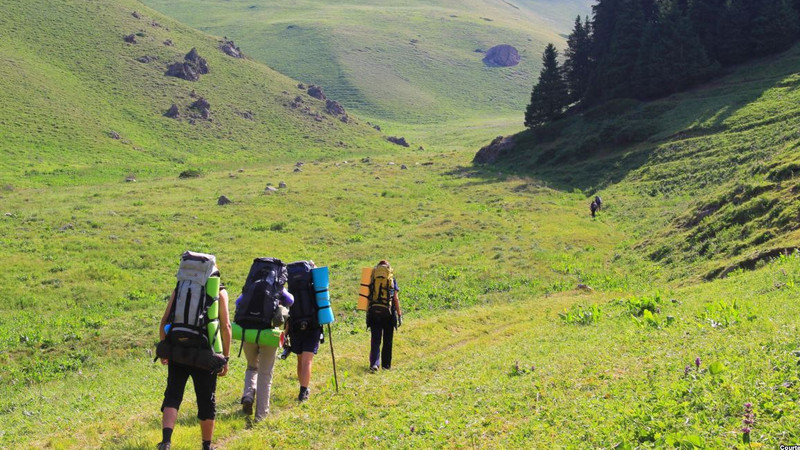 Минкультуры: Из Европы и дальнего зарубежья ежегодно прибывают в Кыргызстан 70-80 тыс. туристов &mdash; Tazabek