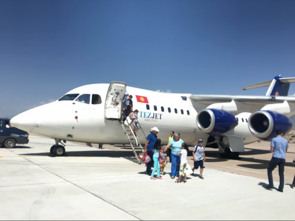 Фото &mdash; Международный аэропорт &laquo;Иссык-Куль&raquo; принял первых пассажиров в этом году &mdash; Tazabek