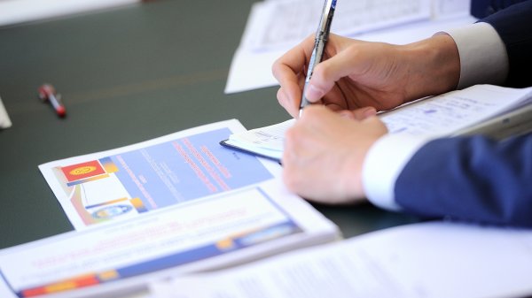 Правительство временно исключило требование к &laquo;Кыргызнефтегазу&raquo; о предоставлении информации по уплате налогов при участии в тендерах 2 госкомпаний &mdash; Tazabek