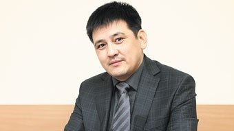 Депутаты сделали последнее предупреждение главе Госстроя Б.Абдиеву  за его отсутствие &mdash; Tazabek