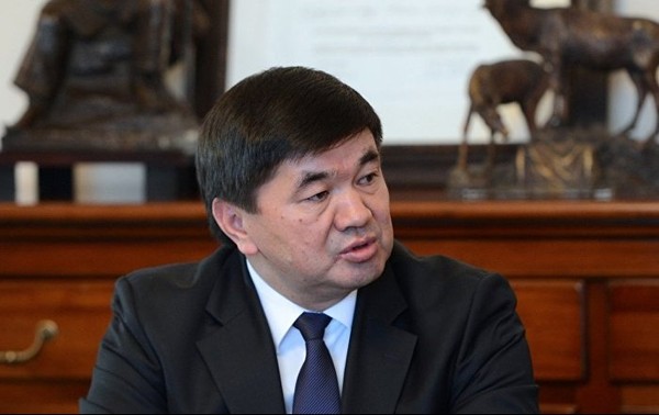 Население жалуется, что новые дороги разрушаются и кредиты используются неэффективно, - правительство &mdash; Tazabek