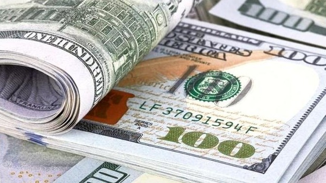 Курс валют: Доллар продается по 69,9 сомов &mdash; Tazabek