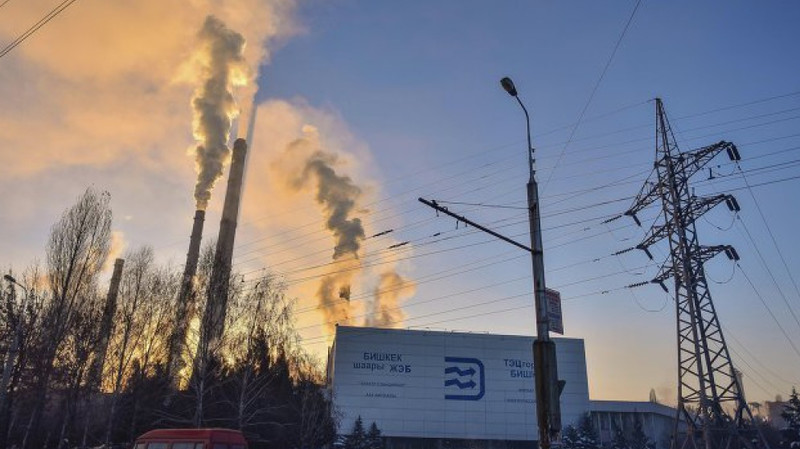 На заседание депкомиссии по ТЭЦ Бишкека пришли экс-премьер Т.Сариев, экс-вице-премьер Т.Мамытов &mdash; Tazabek