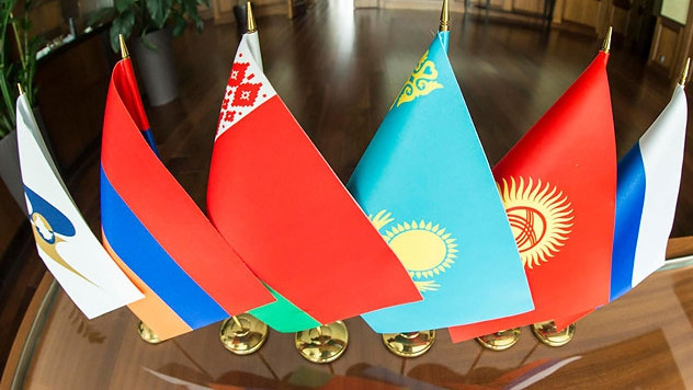 Торговля с партнерами по ЕАЭС растет более быстрыми темпами, чем с третьими странами, - министр А.Новиков &mdash; Tazabek