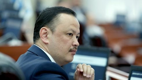 Глава депутатской комиссии по ТЭЦ У.Примов рассказал, какие вопросы есть к экс-премьеру Ж.Сатыбалдиеву &mdash; Tazabek