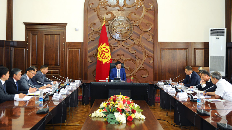 Из-за отсутствия поливной воды фермеры вынуждены выращивать нерентабельные сельхозкультуры, - премьер М.Абылгазиев &mdash; Tazabek