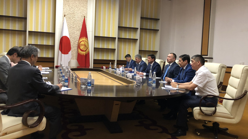 В международном аэропорту &laquo;Манас&raquo; состоялась церемония  передачи навигационного оборудования и наземной спецтехники в рамках японского гранта &mdash; Tazabek