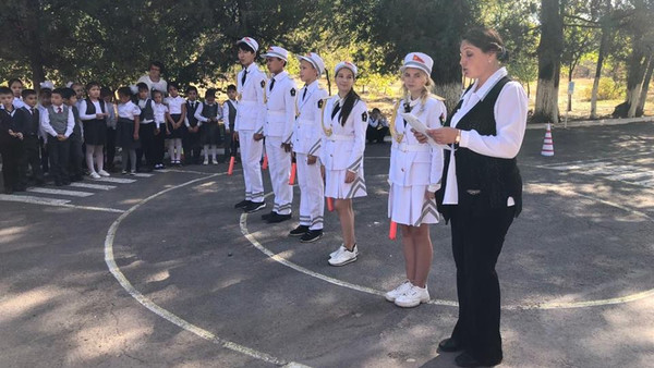 В Жайылском районе в средней школе прошел месячник безопасности дорожного движения (фото)