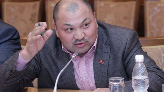 Для меня такой журнал удобен, - депутат К.Рыспаев о &laquo;ТОП-200 крупнейших компаний Кыргызстана&raquo; &mdash; Tazabek