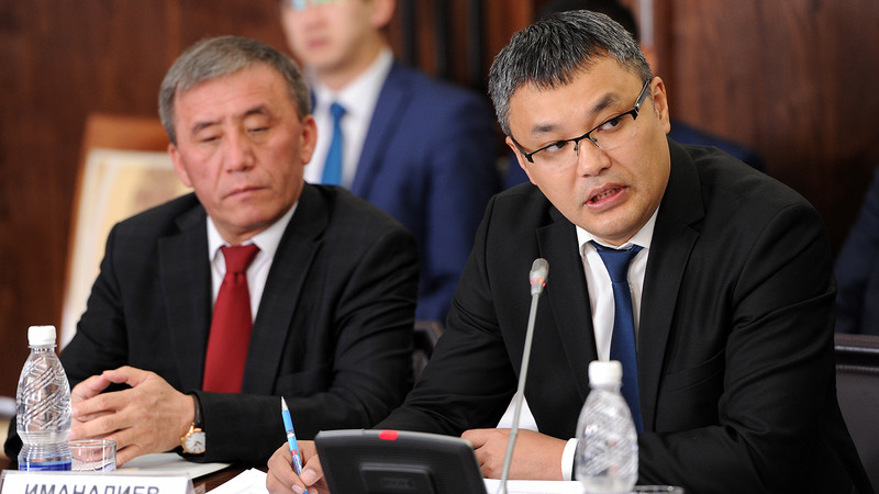 Идет некая притирка стран ЕАЭС друг к другу, - завотделом Аппарата президента Д.Иманалиев &mdash; Tazabek