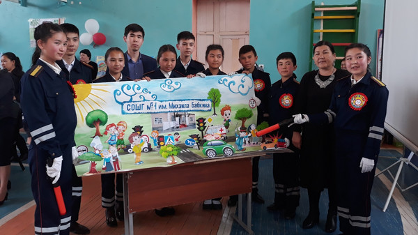 Жалал-Абад шаарында «Жол кыймылынын жаш инспектору» сынагынын жеңүүчүлөрү аныкталды (сүрөт)