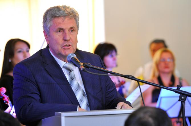 В.Диль рассказал, как правительство отрабатывает структурные изменения экономики КР &mdash; Tazabek