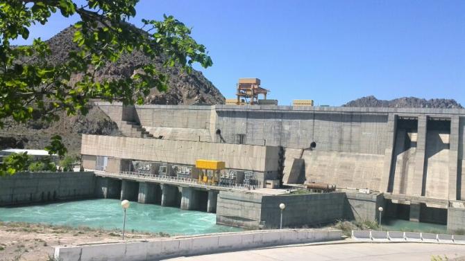 Филиал &laquo;Электрических станций&raquo; объявил тендер на замену разбитых витринных стекол машинного зала Таш-Кумырской ГЭС &mdash; Tazabek