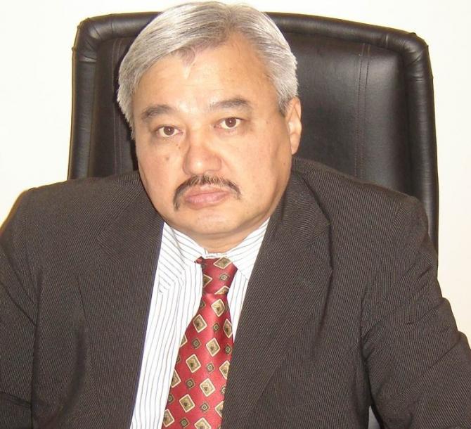 Премьер снял с должности главу Госагентства по ТЭК Нурбека Элебаева &mdash; Tazabek