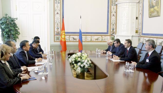 Влияние Кыргызско-Российского Фонда развития на экономику КР &mdash; большое, - спикер А.Жээнбеков &mdash; Tazabek