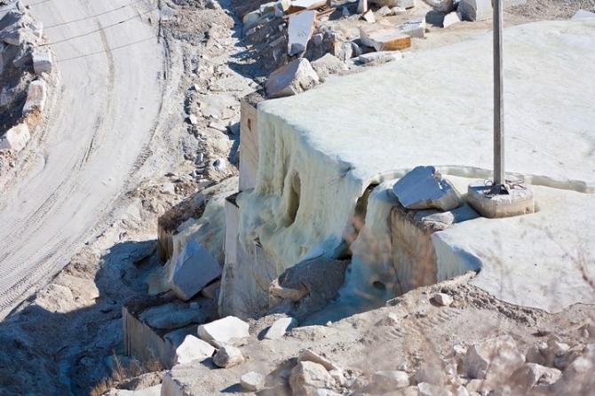 Госгеология планирует выставить на аукцион месторождение мрамора Арым II, конкурс по которому ранее не состоялся &mdash; Tazabek