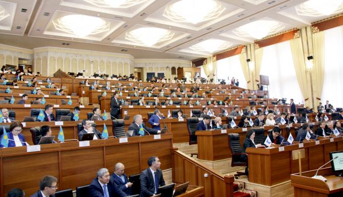 Жогорку Кенеш перенес рассмотрение вопроса избрания аудиторов Счетной палаты — Tazabek