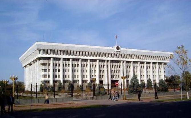 Депутаты фракции СДПК рассматривают законопроект, исключающий лицензирование ломбардной деятельности и вводящий разрешение на параллельное строительство &mdash; Tazabek