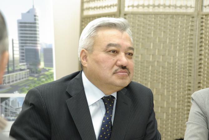 Премьер объявил строгий выговор главе Госагентства по ТЭК Н.Элебаеву &mdash; Tazabek