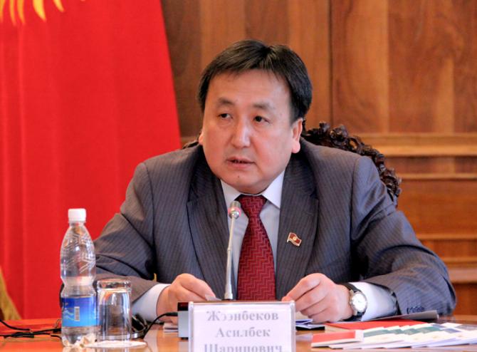 Если какие-то действия правительства, в том числе по тарифам, не понравятся, ЖК может их отменить, - спикер А.Жээнбеков &mdash; Tazabek