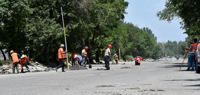 В Бишкеке полностью открыто дорожное движение по улице Ауэзова, реконструкция которой проведена за счет китайского гранта &mdash; Tazabek