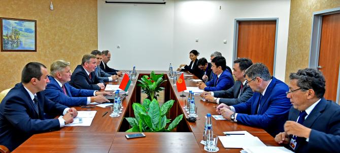 Кыргызстан намерен увеличить торговый оборот с Беларусью &mdash; Tazabek