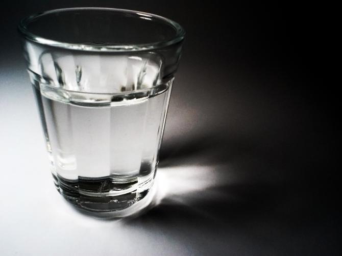 Население Кыргызстана меньше стало пить водку, - Налоговая служба &mdash; Tazabek