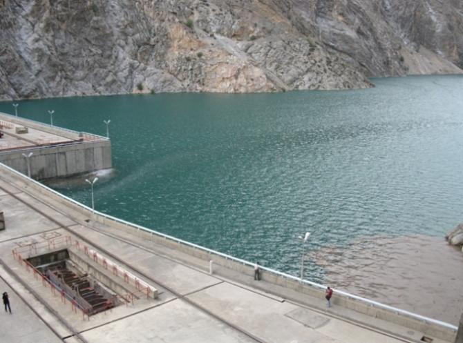 Реконструкция Токтогульской ГЭС с повышением мощности на 240 мегаватт равносильна строительству Верхненарынских ГЭС, - премьер &mdash; Tazabek