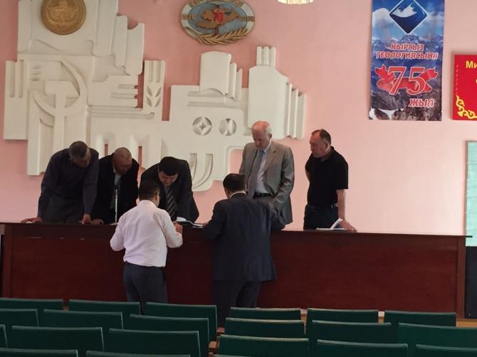 Конкурс на Джеруй: Счетная комиссия удалилась для подсчета баллов &mdash; Tazabek