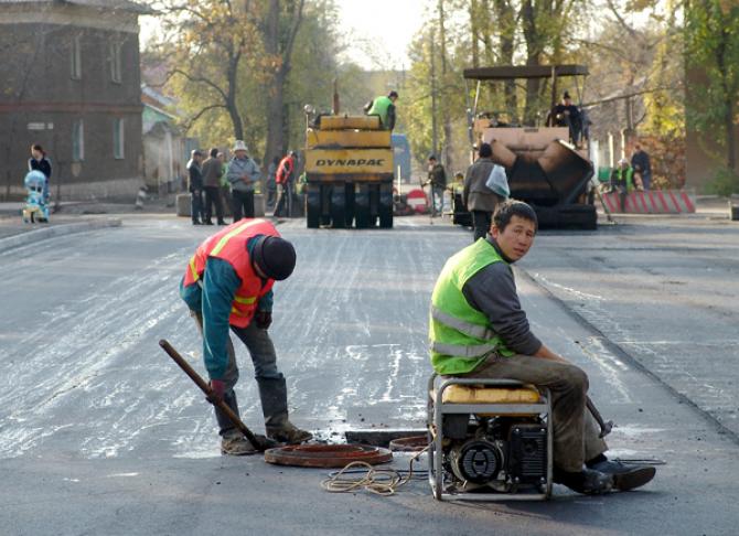 За 2015 год по КР заасфальтировано 273,6 км автодорог, отремонтировано &mdash; 185,5 км &mdash; Tazabek
