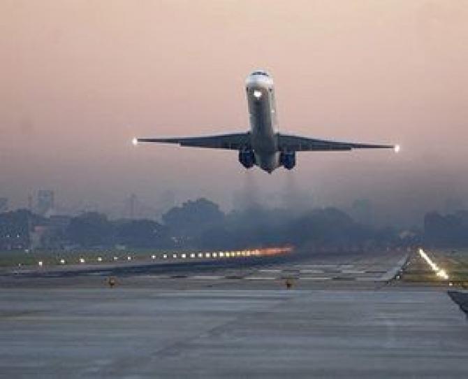 Депутаты ЖК возмутились разными ценами на авиабилеты по рейсу Бишкек&mdash;Ош &mdash; Tazabek