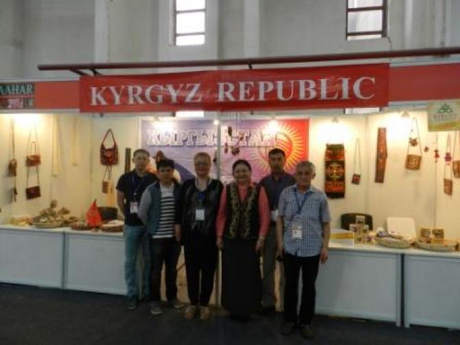 КР представила на международной продвыставке &laquo;ААХАР-2016&raquo; в Нью-Дели мед, топленое масло и белую таласскую фасоль &mdash; Tazabek