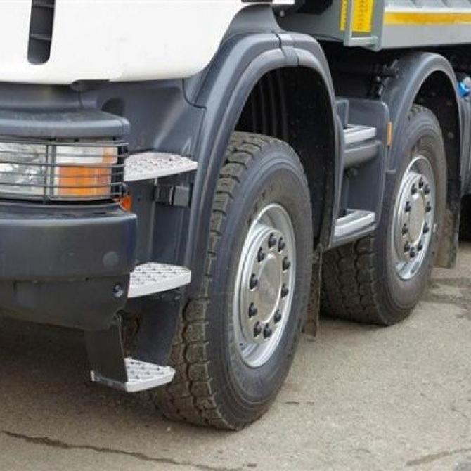 В России с ноября 2015 года введена плата за пользование дорогами с большегрузных автотранспортных средств КР свыше 12 тонн, - предприниматель &mdash; Tazabek