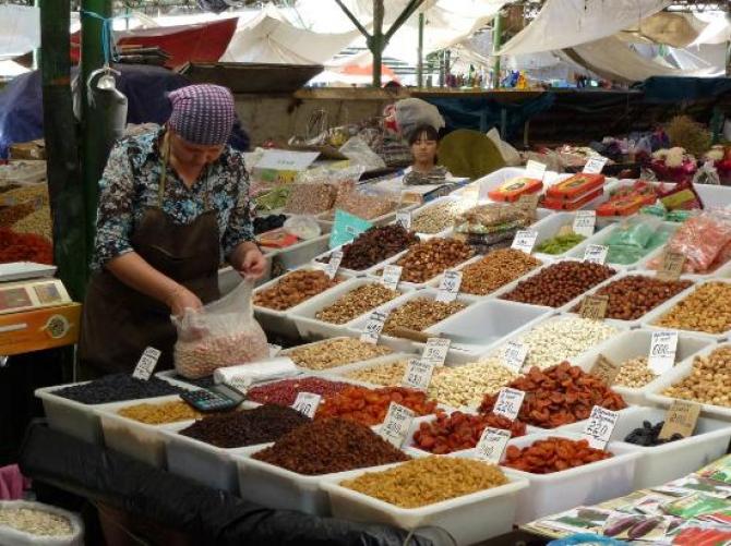 Минэкономики призвало не опасаться одномоментного выравнивания цен между Алматы и Бишкеком &mdash; Tazabek