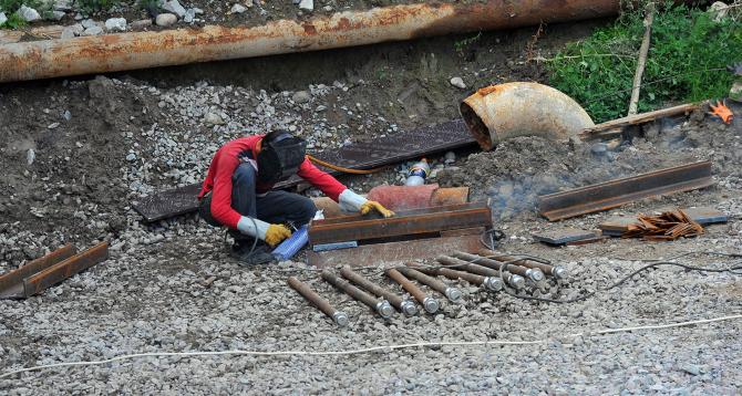 На сегодня в промышленном секторе Кыргызстана заняты 85 тыс. человек &mdash; Tazabek