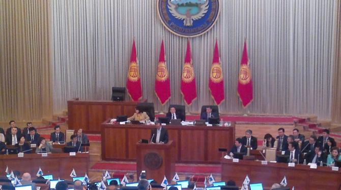 Спикер А.Жээнбеков Дж.Оторбаеву: Я уважаю вас за слова, что Бог нас спас от создания СП по Кумтору 50% на 50% &mdash; Tazabek