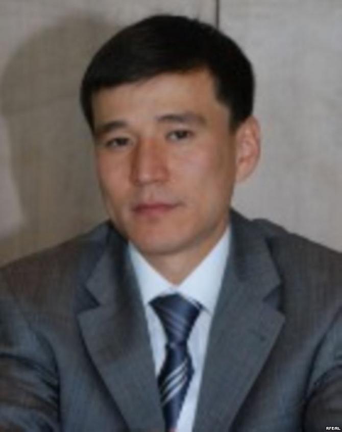 Эксперт А.Толубаев: Если произойдет обвал тенге или рубля, то у населения Кыргызстана будет время сориентироваться до падения сома &mdash; Tazabek