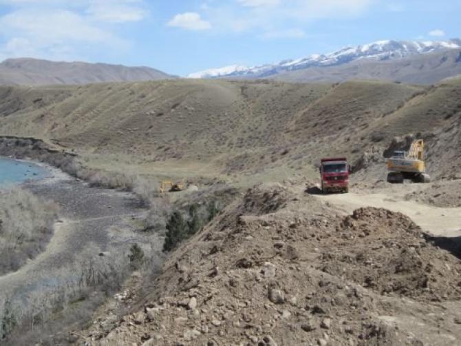 Правительство надеется уложиться в сроки реализации пуска 1-й очереди агрегата Верхненарынского каскада, несмотря на запаздывание &mdash; Tazabek