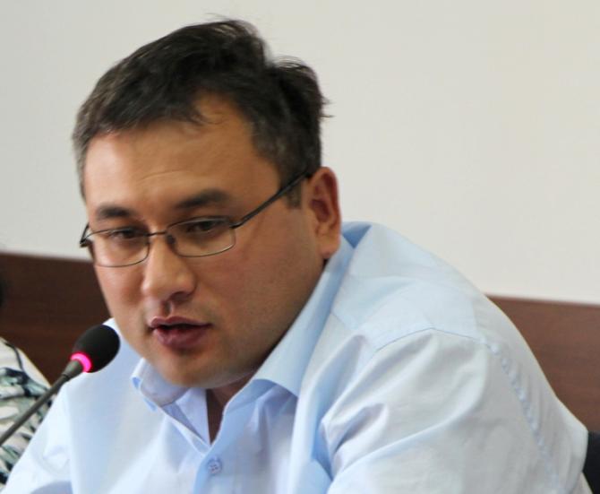 Экономист А.Акелеев: Существующий кризис в стране &mdash; искусственный &mdash; Tazabek