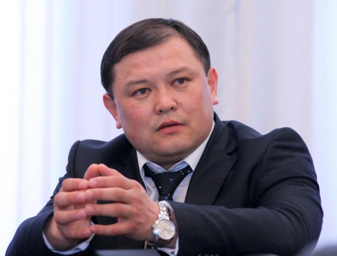 Правительству необходимо быстрее выработать антикризисную программу, - депутат Д.Джумабеков &mdash; Tazabek