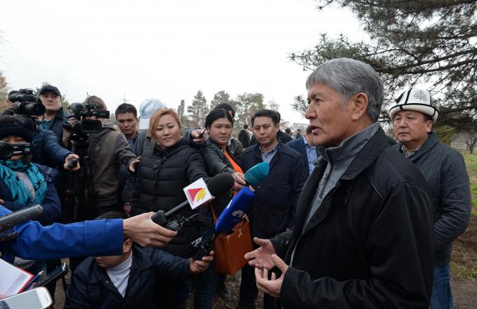 Кыргызстан может в любой момент получить кредит, но мы стараемся его не брать или берем только на инфраструктурные проекты, - А.Атамбаев &mdash; Tazabek