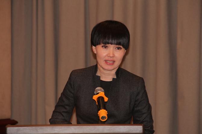 Новый аудитор Счетной палаты Айжан Садыркулова дала присягу в ЖК &mdash; Tazabek